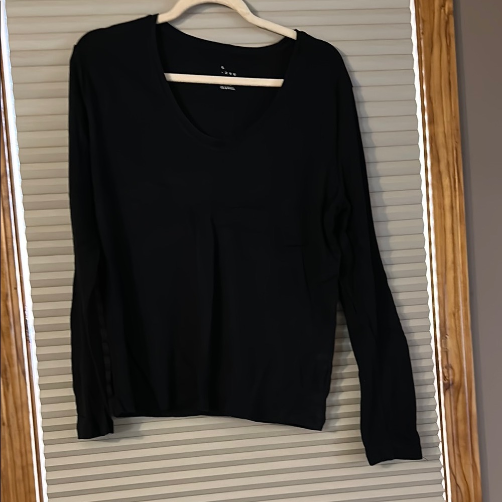 Women's Black Long Sleeve Top